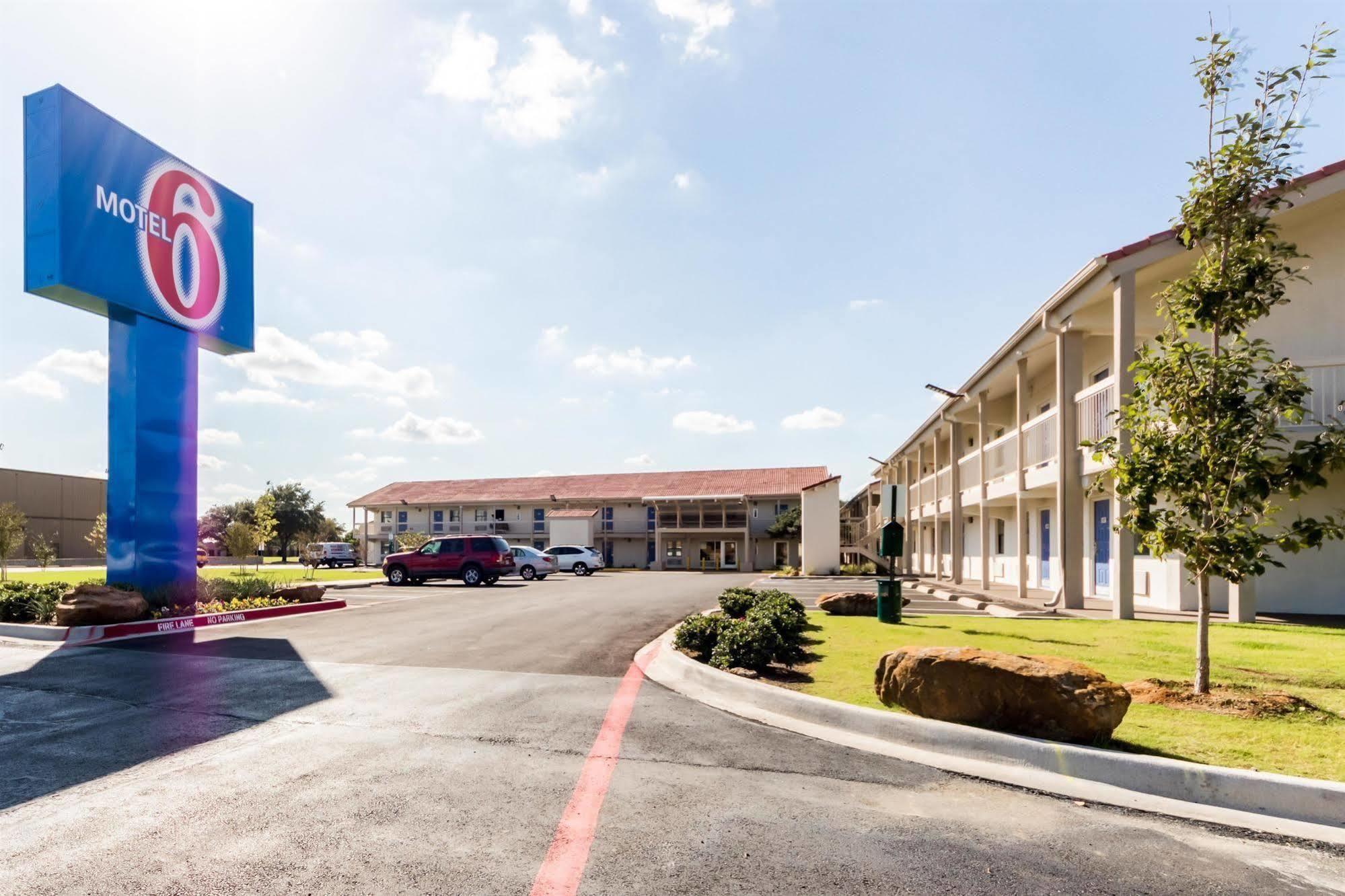 Motel 6-Dallas, Tx - Farmers Branch Exterior foto